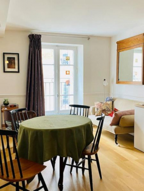 Elegant and cosy flat near Montmartre